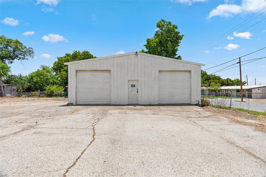 105 - W WALNUT, Hillsboro, TX 76645