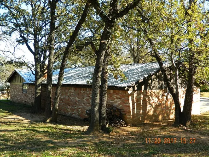 132 Stonegate Court, Bedford, TX 76022