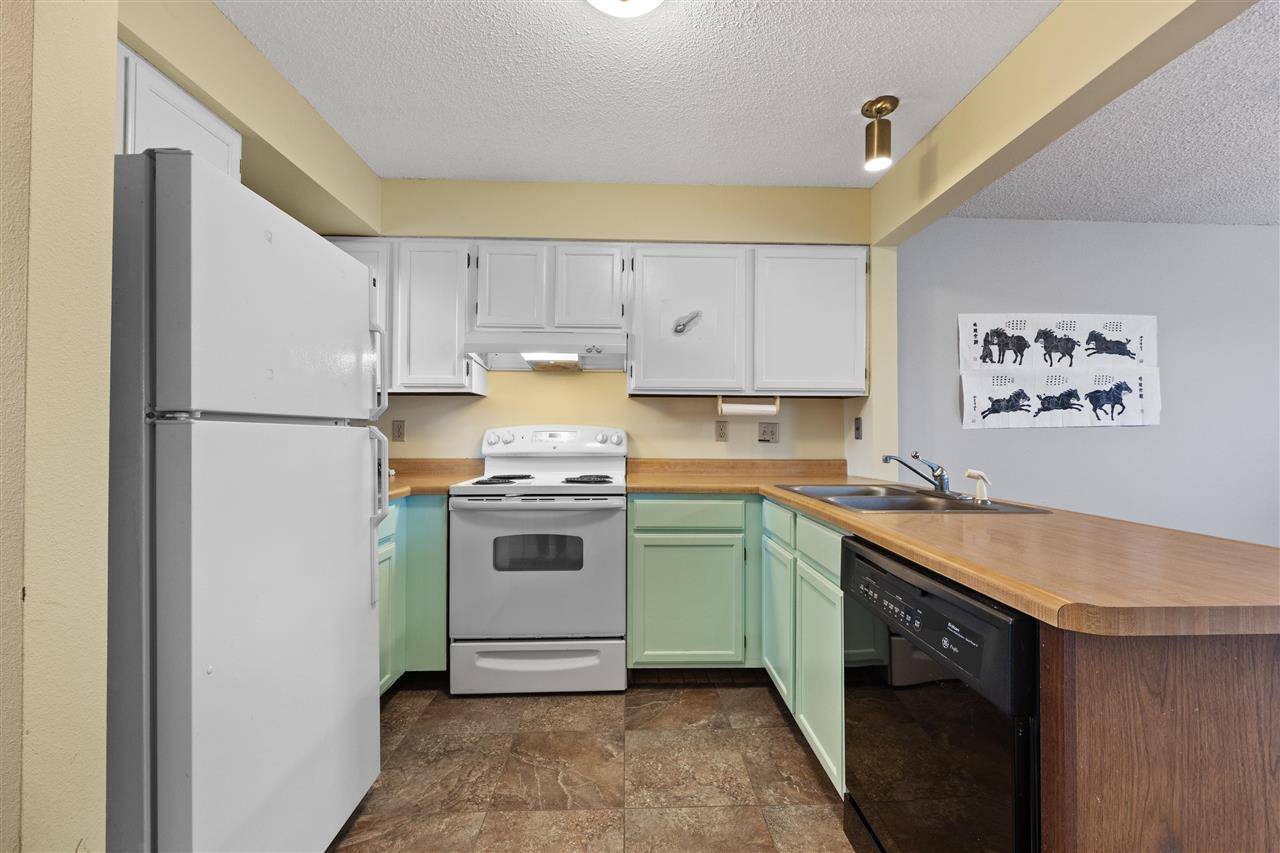 Iowa City, IA 52246,719 Westwinds Dr #4