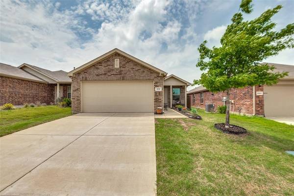 2819 Highgarden Trail,  Crandall,  TX 75114