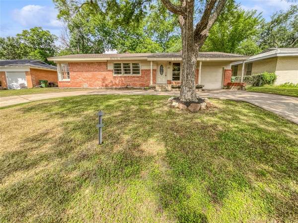 617 Norwood Drive, Hurst, TX 76053