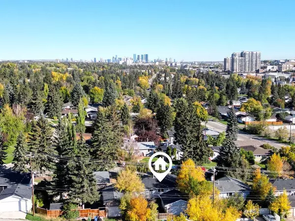 Calgary, AB T2V 3B9,52 Hazelwood CRES Southwest