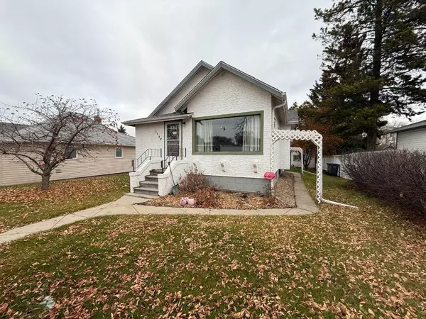 5208 51 AVE, Ponoka, AB T4J 1H6