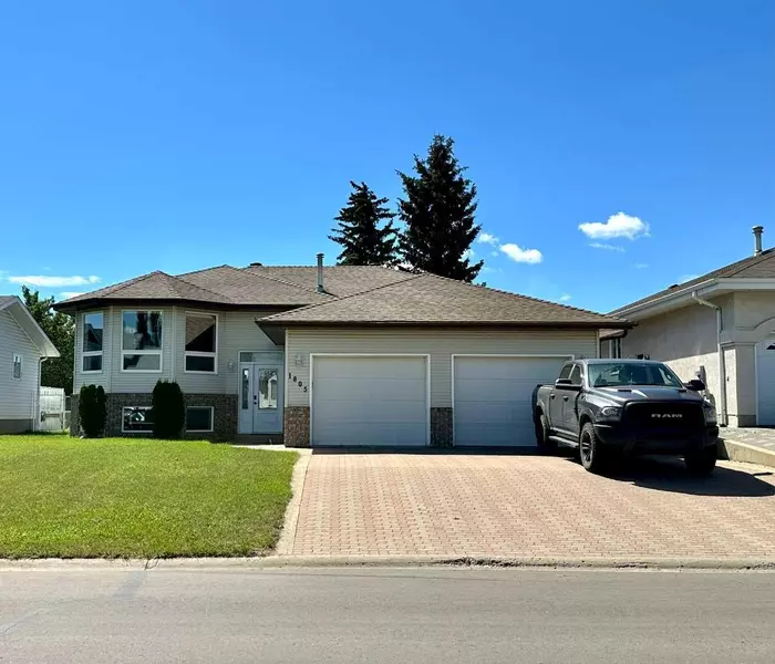 1805 10 AVE, Wainwright, AB T9W 1L4