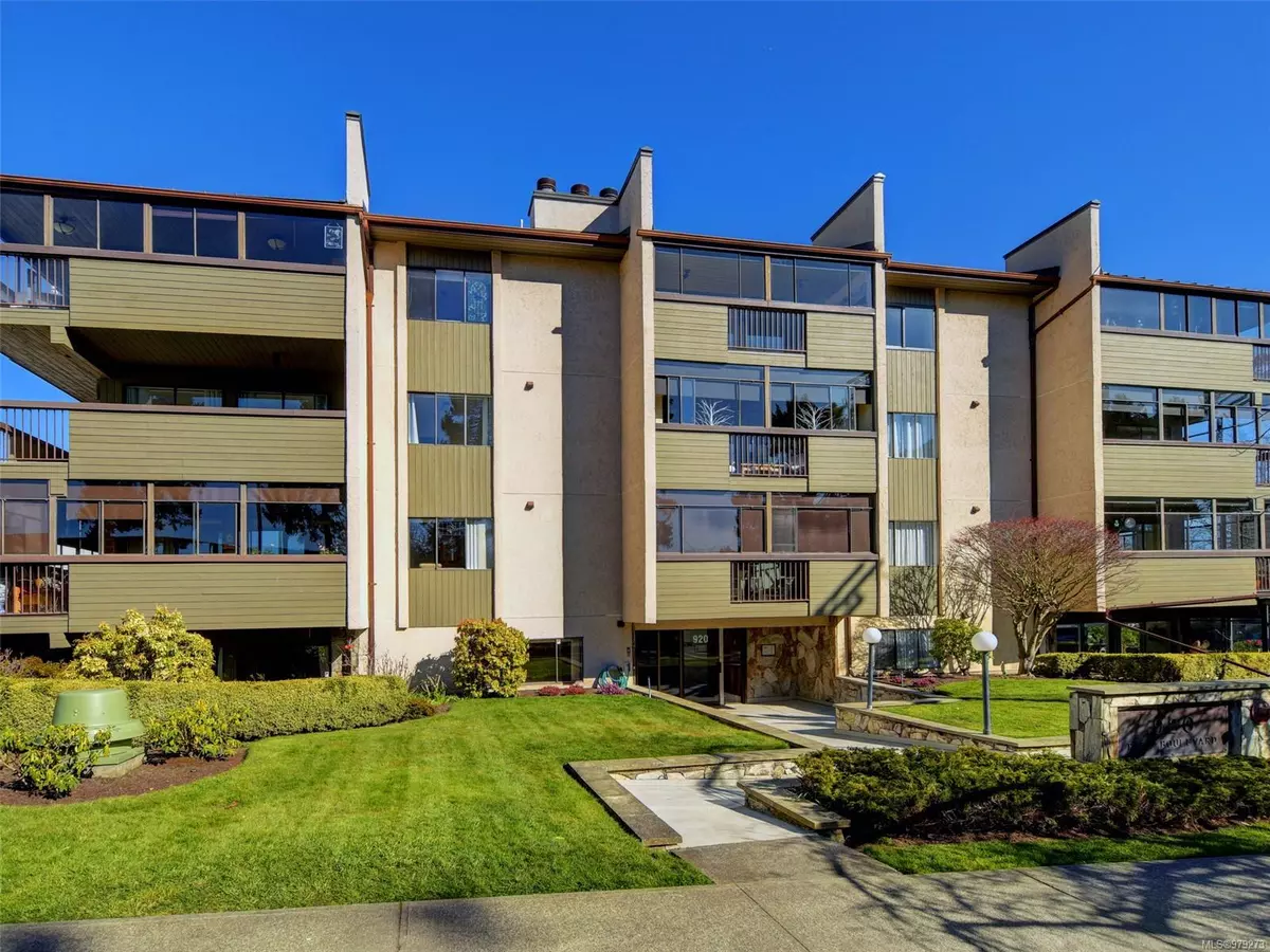 Victoria, BC V8V 2T3,920 PARK Blvd #201