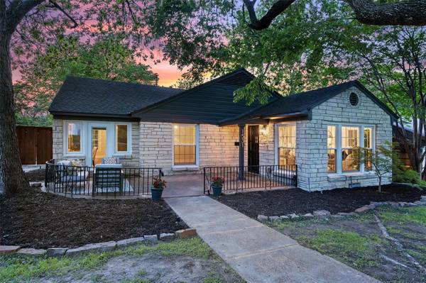 1531 Oak Knoll Street,  Dallas,  TX 75208