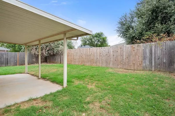 Arlington, TX 76017,5716 Blue Meadow Trail