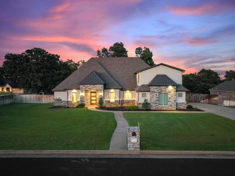 300 Deer Crossing, Bullard, TX 75757