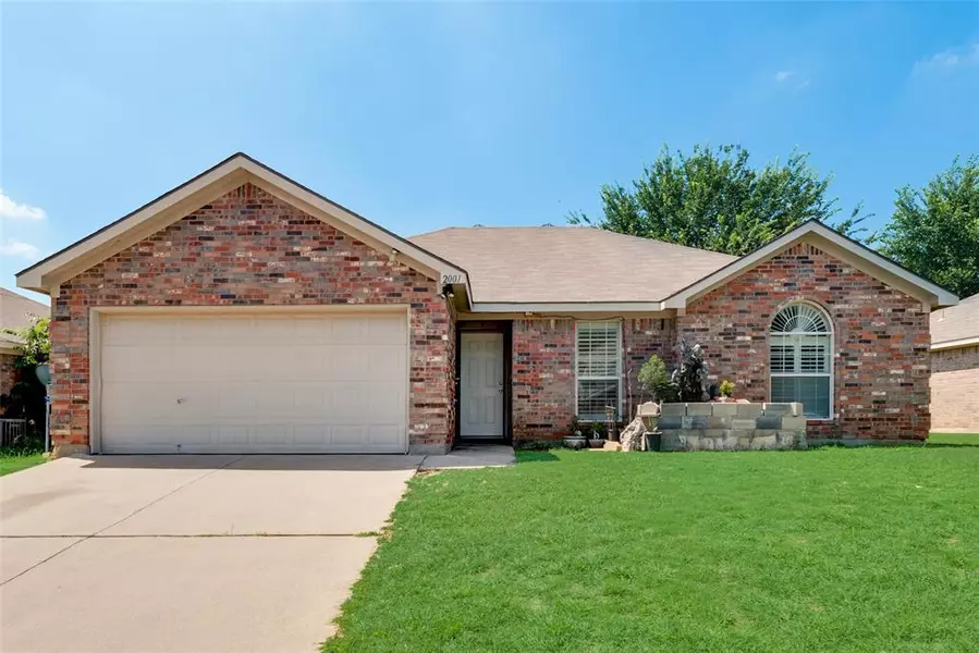 2001 Cancun Drive, Mansfield, TX 76063