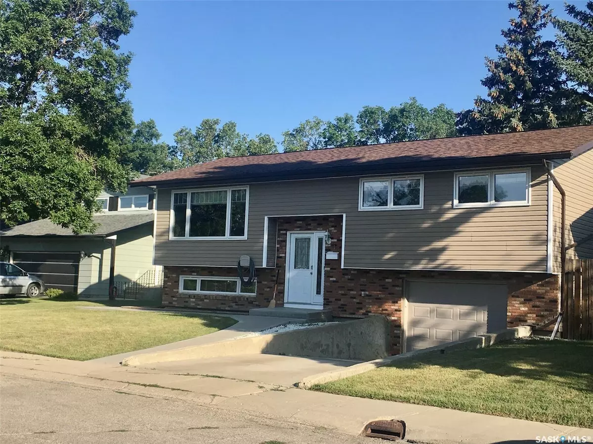 Moose Jaw, SK S6J 1A3,43 Buttercup CRESCENT NW