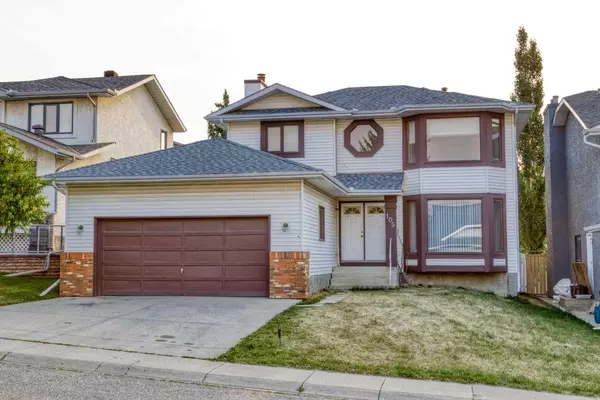 105 Hawkdale CIR NW, Calgary, AB T3G 3M8