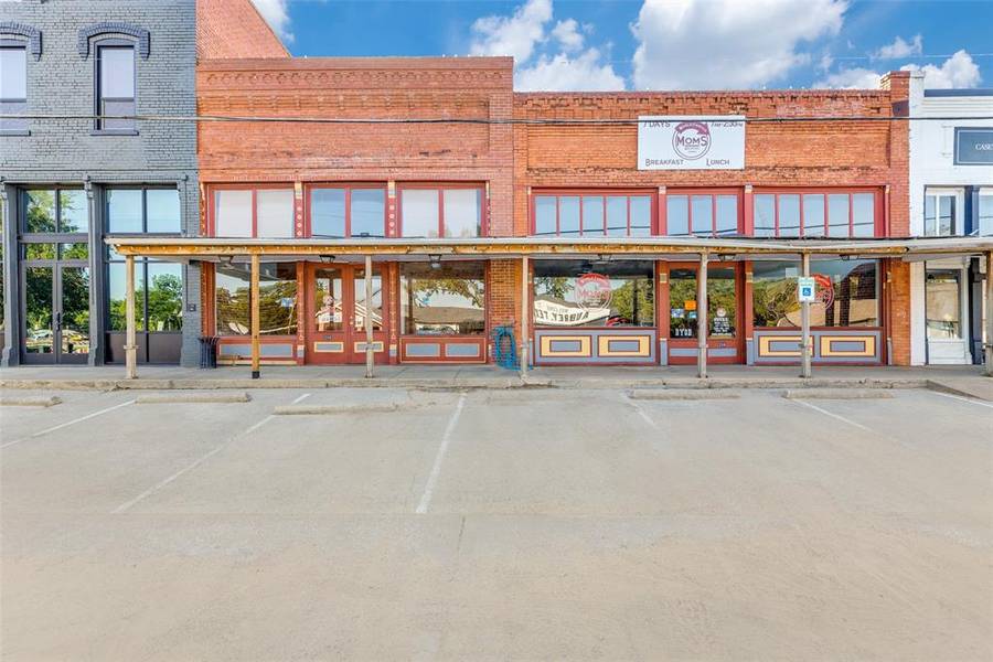 208 S Main Street, Aubrey, TX 76227