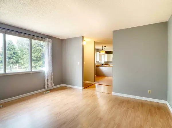 83 Barrett DR Red Deer, AB T4R 1H2