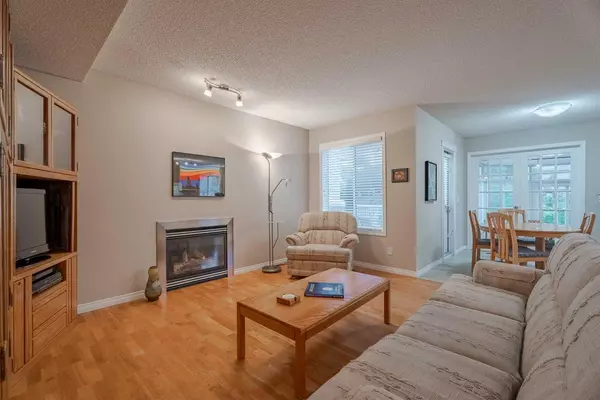 Calgary, AB T3H 5S4,94 Cougar Plateau WAY SW