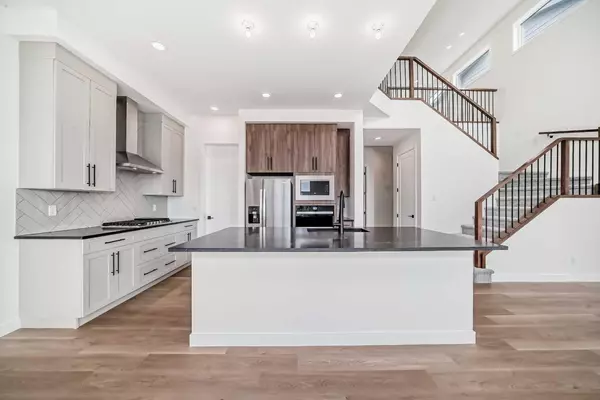 Calgary, AB T3L 2M4,75 Royston Rise NE