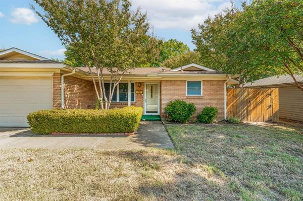 1020 Billie Ruth Lane, Hurst, TX 76180