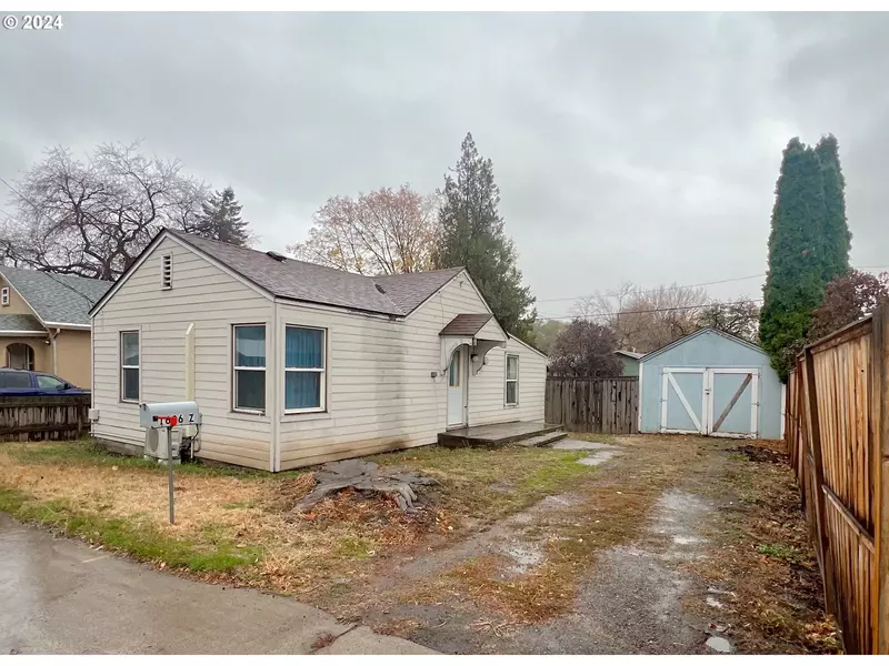 1606 Z AVE, La Grande, OR 97850