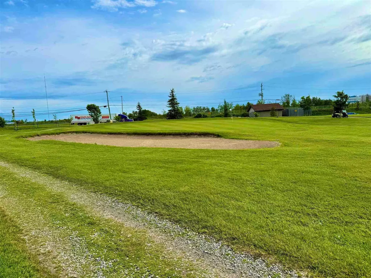 Kapuskasing, ON P5N 3J6,20 Golf ST