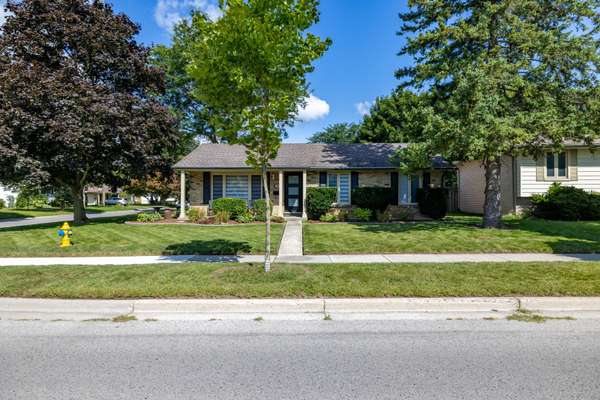 30 Mclean DR, London, ON N5X 1Y3