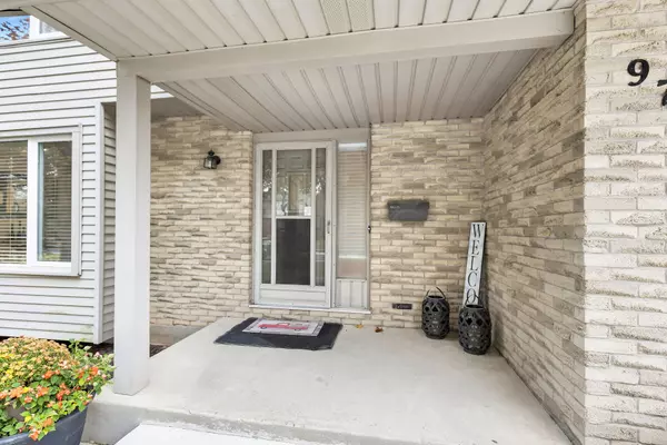 London, ON N6K 1S8,975 Farnham PL