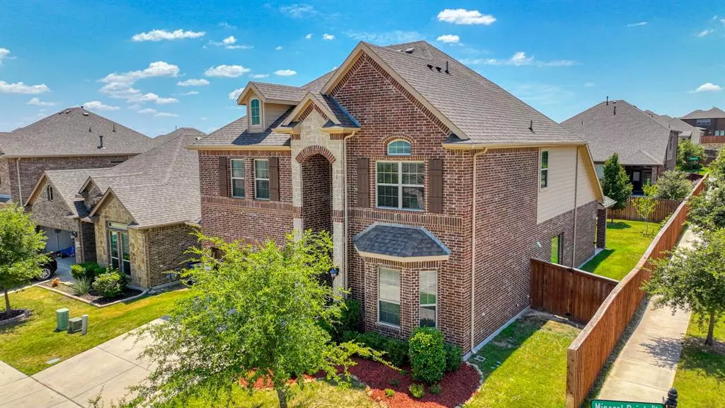 217 Mineral Point Drive, Aledo, TX 76008