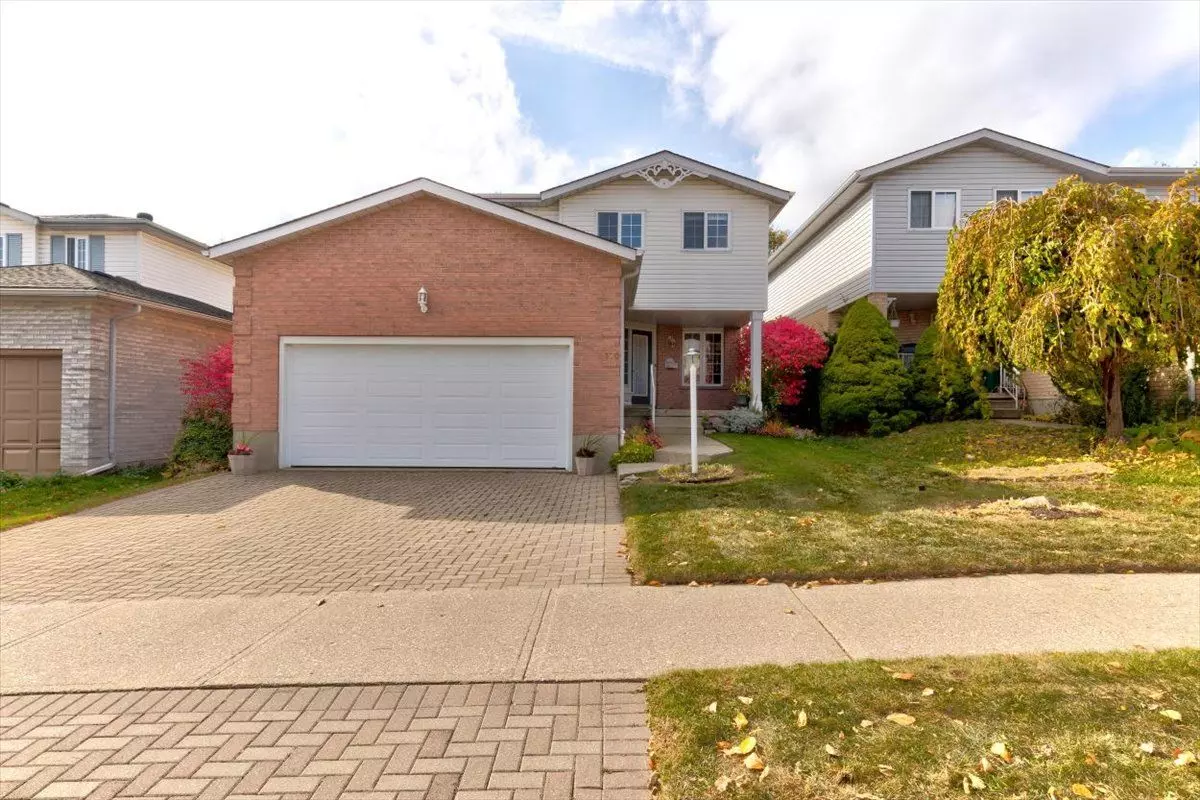 Kitchener, ON N2N 3C3,170 Northmanor CRES