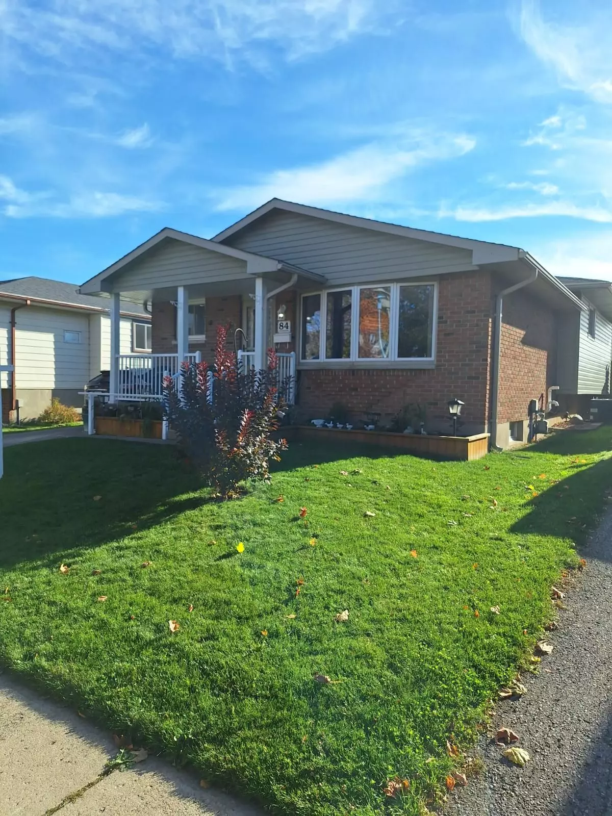 London, ON N6E 2L7,84 Ponderosa CRES