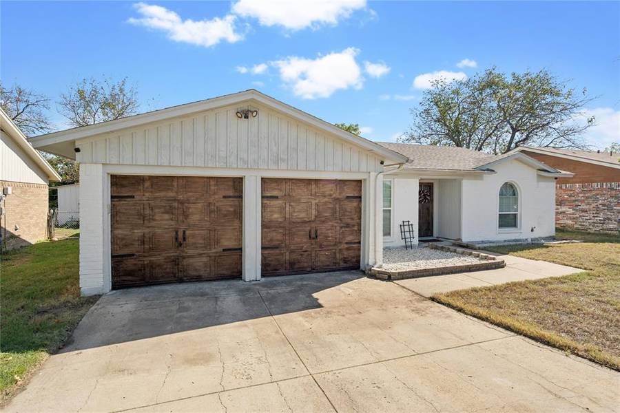 5612 Macgregor Drive, Haltom City, TX 76148