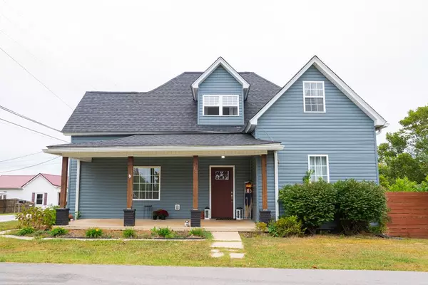 12 W Everett Street, Sparta, TN 38583