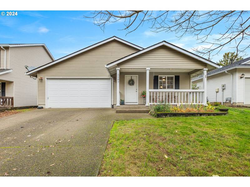 1107 E SUNSET DR, Newberg, OR 97132