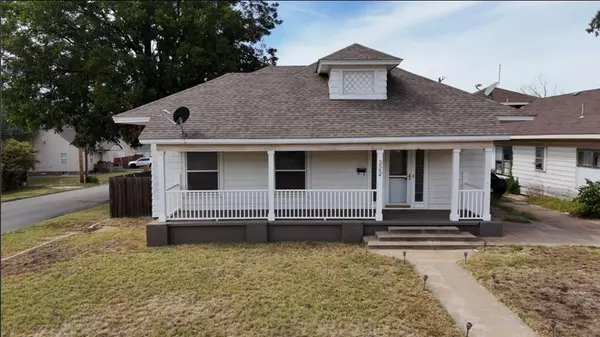 322 S 5th Street, Clinton, OK 73601