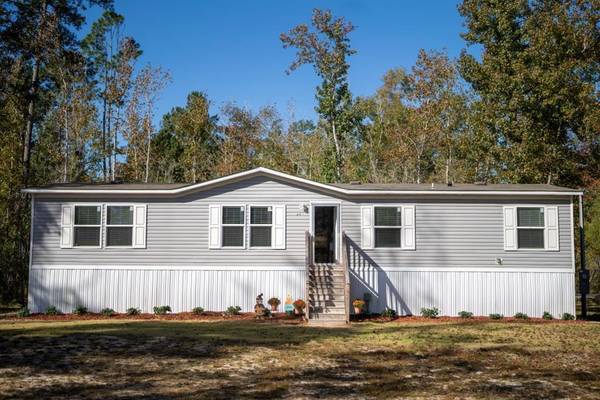 201 Johnson St, Wewahitchka, FL 32465