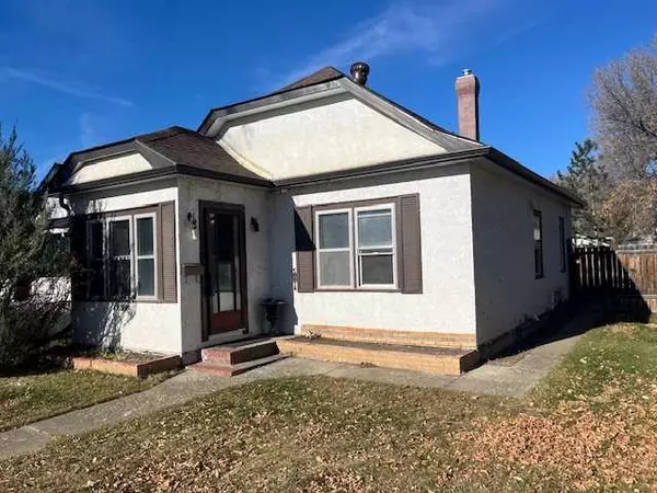 1018 Dominion ST SE, Medicine Hat, AB T1A1A2