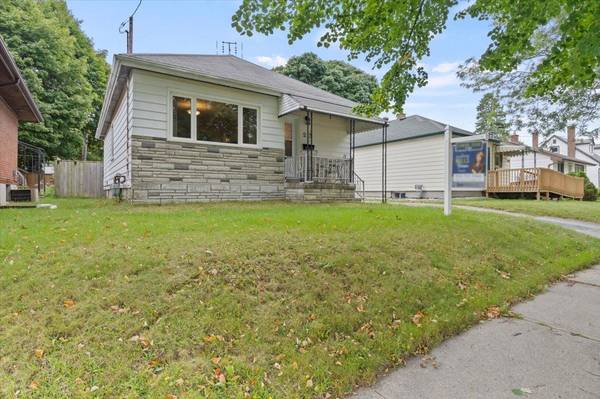 215 Greenwood AVE, Oshawa, ON L1J 1W7