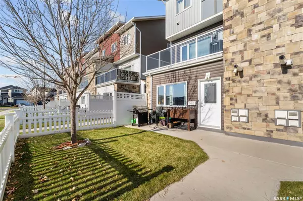 225 Hassard CLOSE #307, Saskatoon, SK S7L 2W8