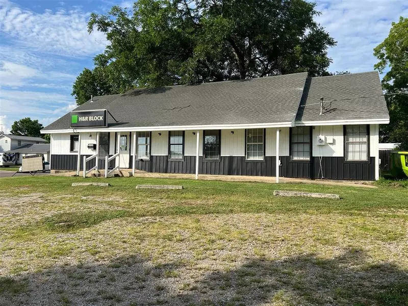 801 N Hinckley Street, Holdenville, OK 74848