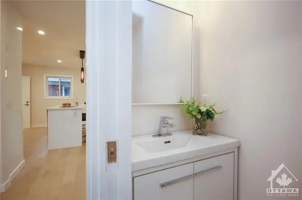 Ottawa, ON K1K 1J2,610 ALESTHER ST #A