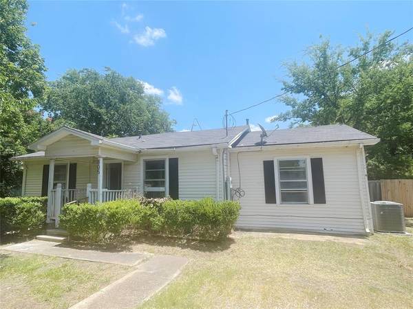 805 S Pearl Street, Trenton, TX 75490