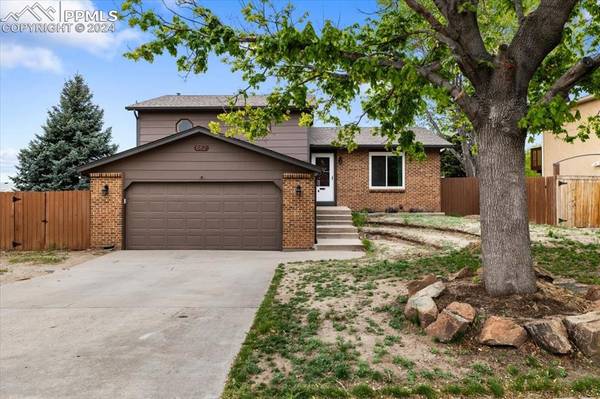 882 Hoosier DR, Colorado Springs, CO 80916