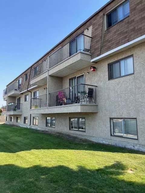 4747 50 ST #1, Sylvan Lake, AB T4S 1S7