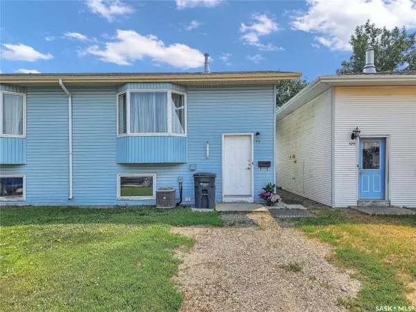 Saskatoon, SK S7N 4G4,111/113 Hedley STREET