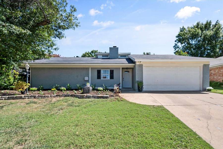 3305 Steeplechase Trail, Arlington, TX 76016