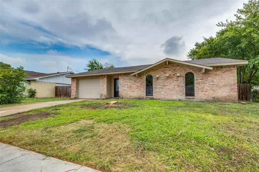 3114 Glendale Drive, Grand Prairie, TX 75052