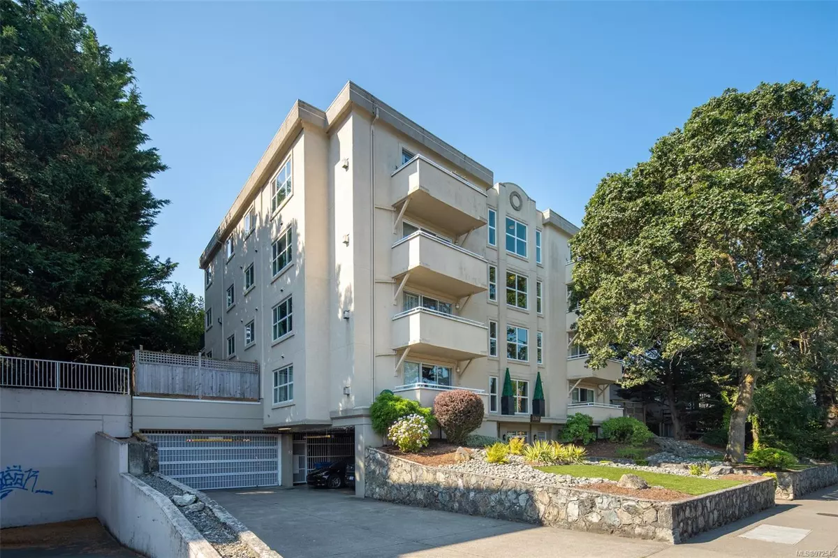 Victoria, BC V8T 2B3,1361 Hillside Ave #301