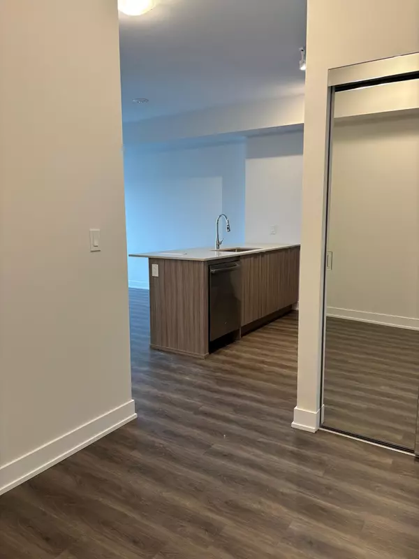 Mississauga, ON L5B 3M8,4130 Parkside Village DR #802