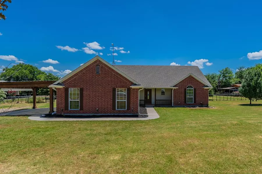 135 Clara Lee Lane, Springtown, TX 76082