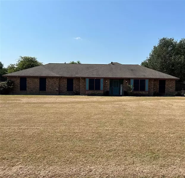 129 Spring Circle, Red Oak, TX 75154