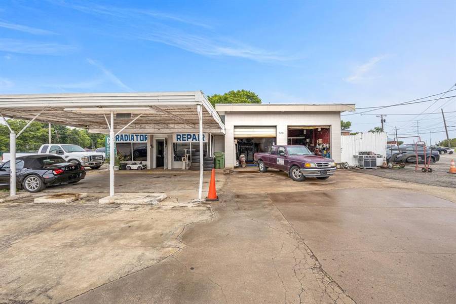 508 W Avenue D #B, Garland, TX 75040