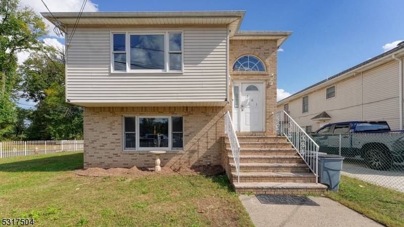 591 Cherry St #2, Elizabeth City, NJ 07208