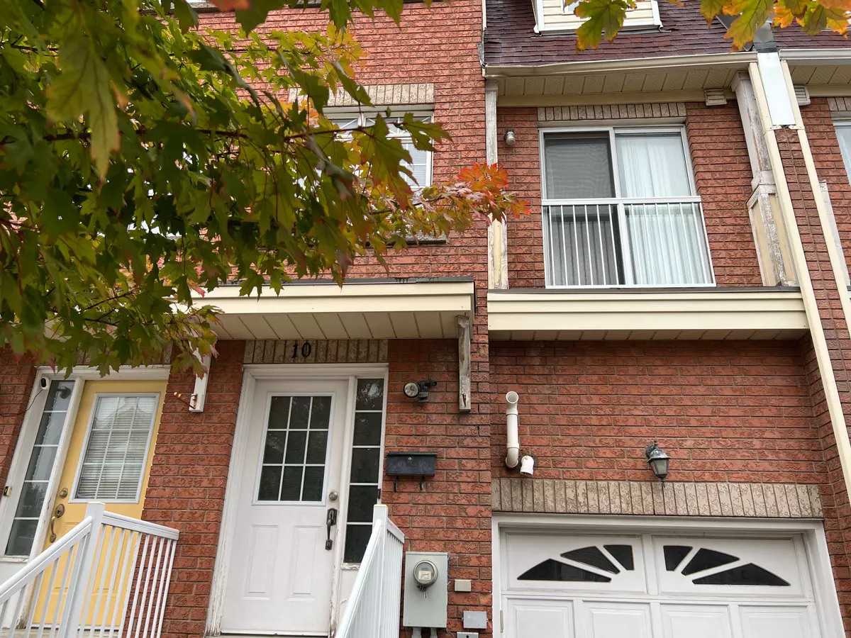 Toronto E03, ON M4B 3N8,10 Guillet ST